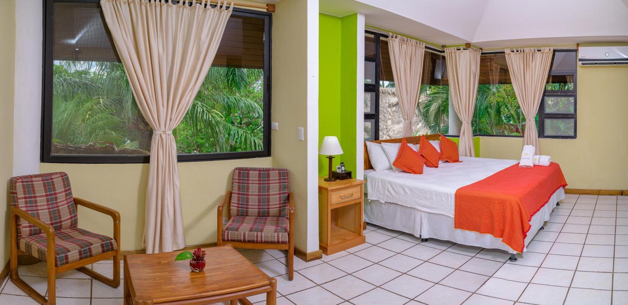 Banana Palms Hotel Рио Дулсе Екстериор снимка