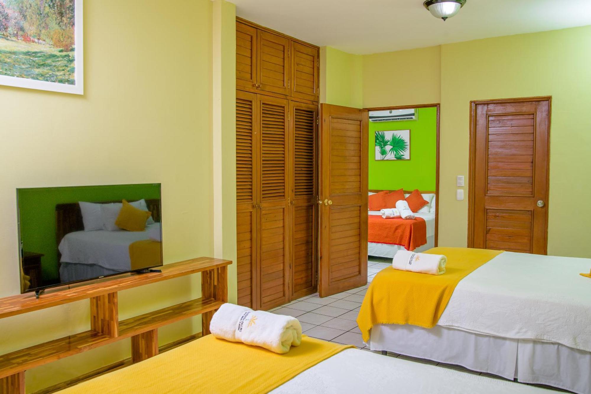 Banana Palms Hotel Рио Дулсе Екстериор снимка