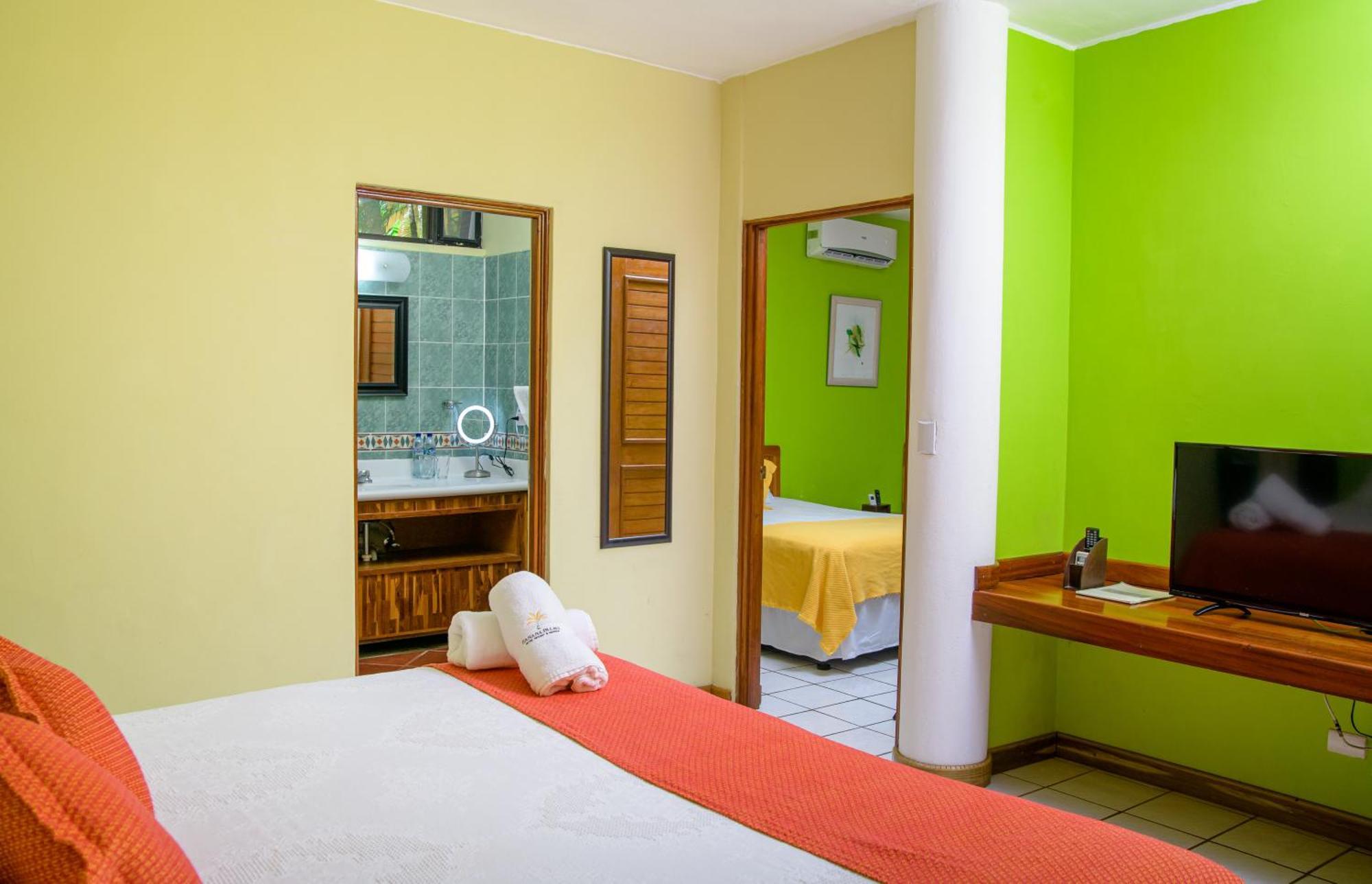 Banana Palms Hotel Рио Дулсе Екстериор снимка