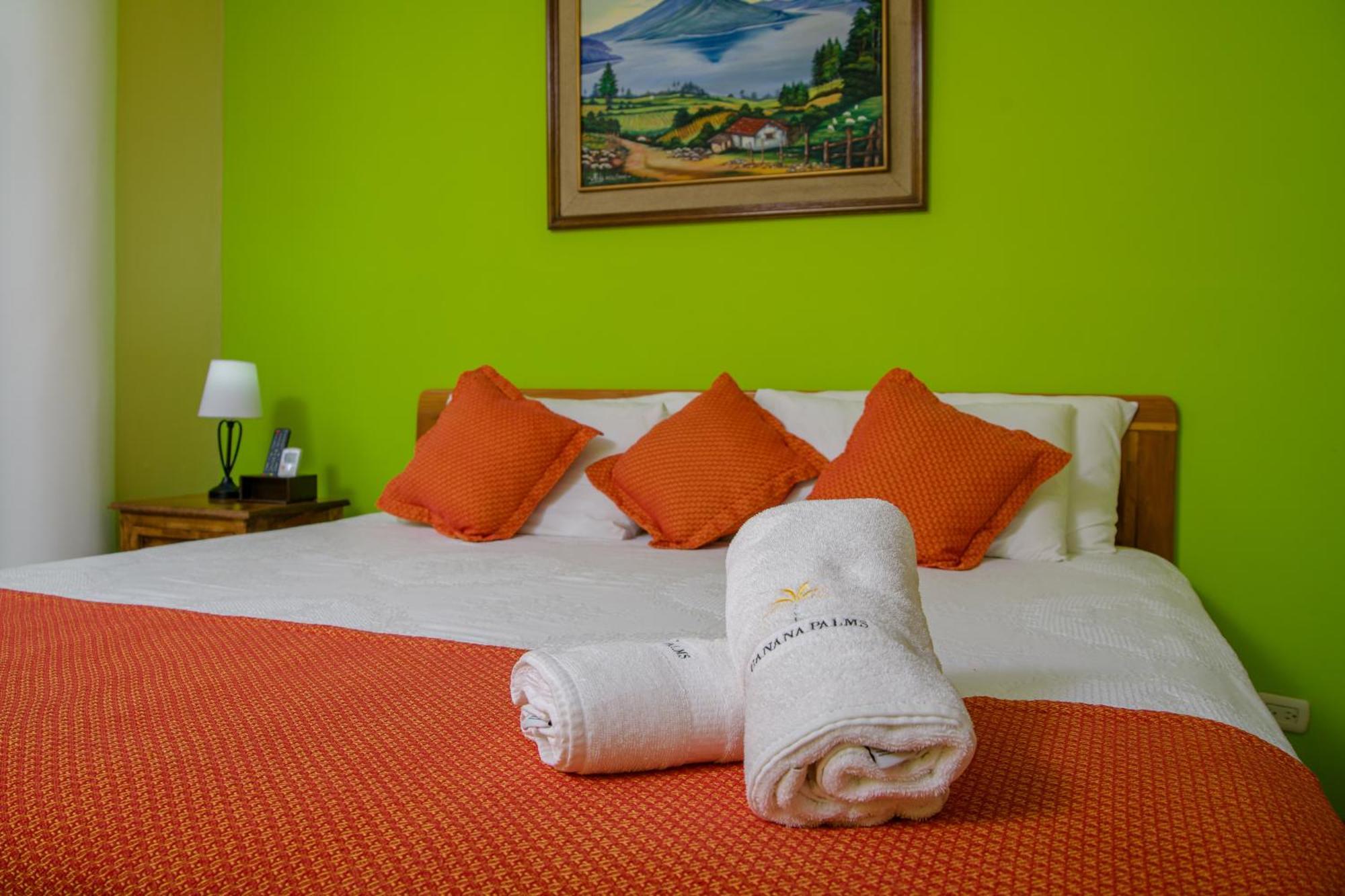 Banana Palms Hotel Рио Дулсе Екстериор снимка